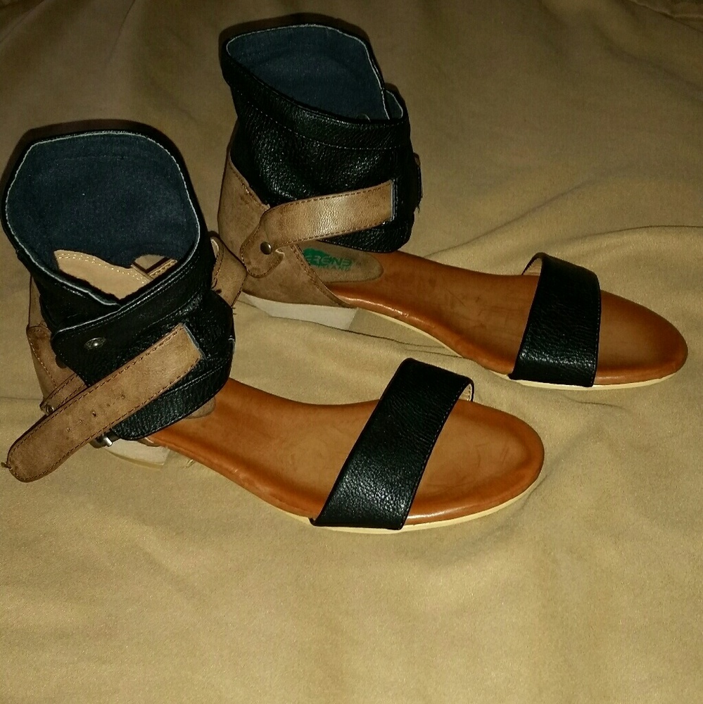 Serene island peachine sandals